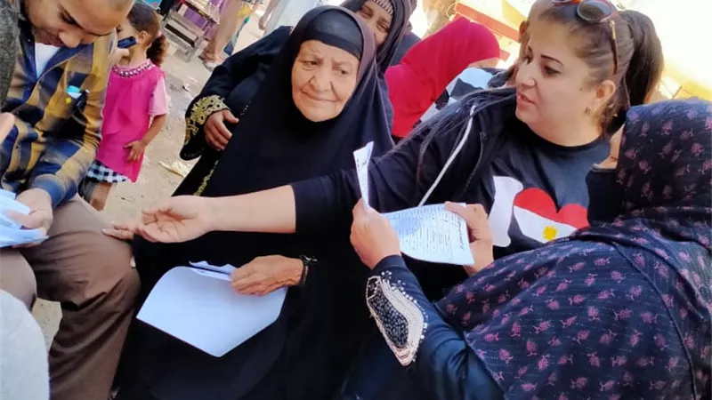 كثافة الإقبال علي لجان انتخابات النواب بأسيوط منذ الساعات الأولي من صباح اليوم
