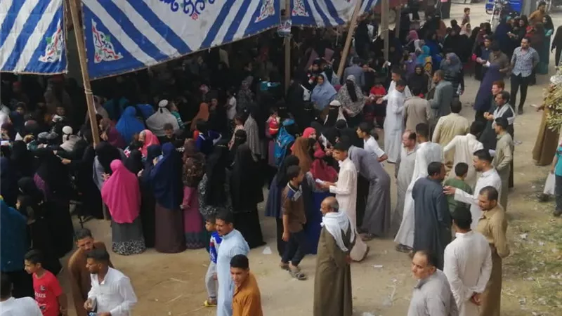 لجان اطفيح تشهد ازدحام شديد من المواطنين للادلاء باصواتهم ..والناخبين : نزلنا للرد على دعوات جماعات الشر والارهاب..صور