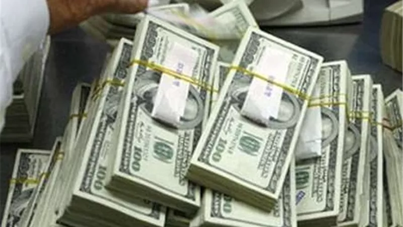 رجل يفوز بمليوني دولار عن طريق الخطأ