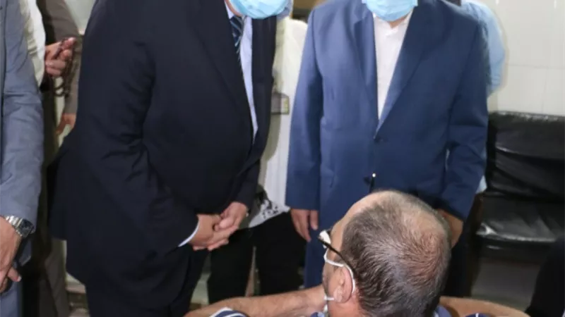 محافظ القاهرة يتفقد مستشفى المنيره فى جوله مفاجئة