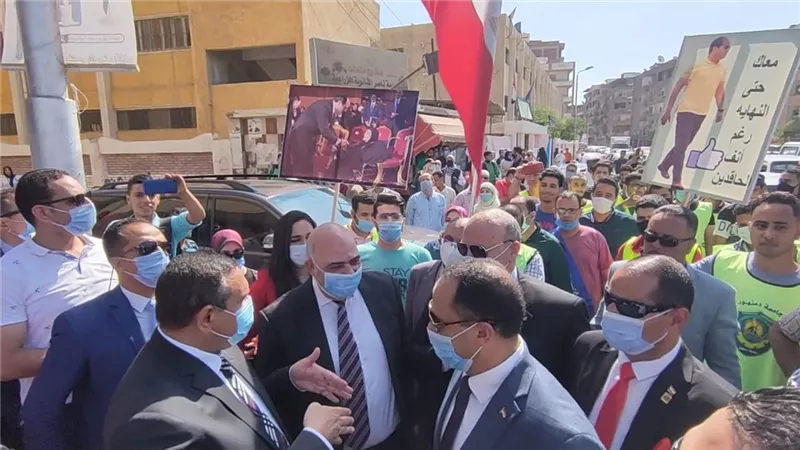 محافظ البحيرة يتفقد عدد من اللجان الانتخابية بمركز ومدينة دمنهور