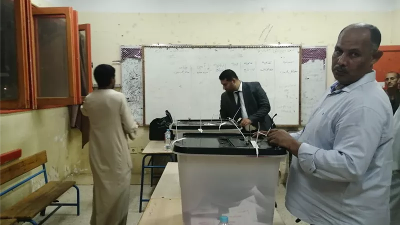 إغلاق اللجان الإنتخابية بعد انتهاء التصويت فى اليوم الأول بالأقصر