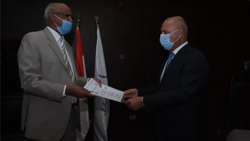 وزيرا النقل فى مصر والسودان يبحثان بدء دراسة الربط السككى بين أسوان ووادي حلفا