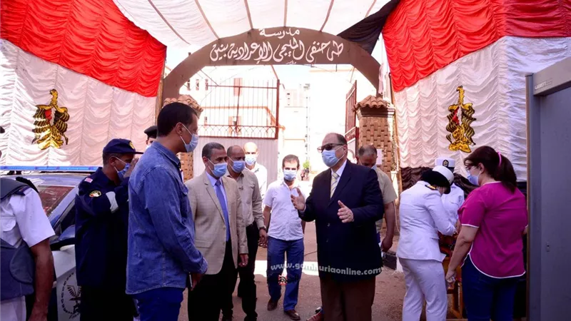 محافظ أسيوط ورئيس لجنة متابعة الانتخابات يتفقدان بعض مقار اللجان