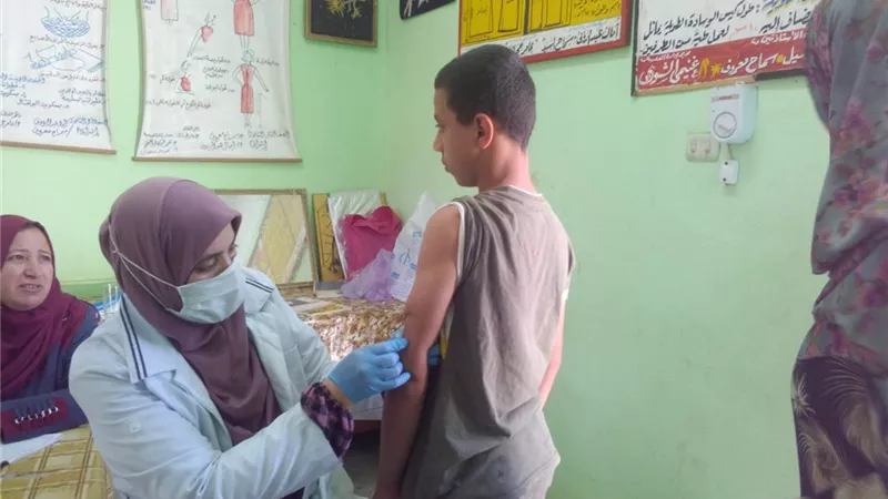 تطعيم ٢٦٤ ألف طالب بالشرقية ضد الإلتهاب السحائي خلال ٨ أيام من بداية العام الدراسى