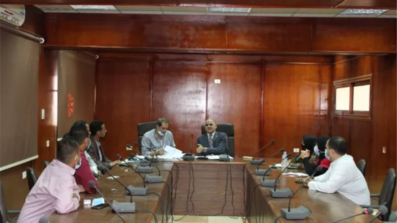 رئيس جامعة الأقصر يجتمع مع أعضاء هيئة التدريس بكلية الحاسبات والمعلومات