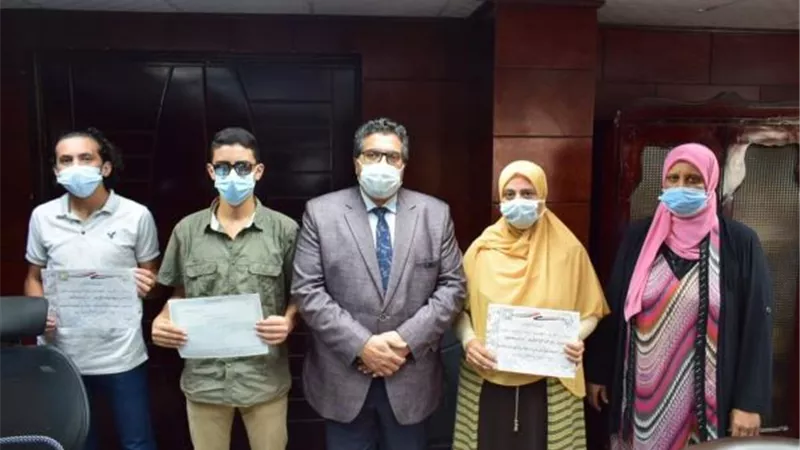 تعليم جنوب سيناء يكرم الفائزين بالمركزالـ1 جمهورية بمسابقة التربية البيئية والسكانية.. بالصور