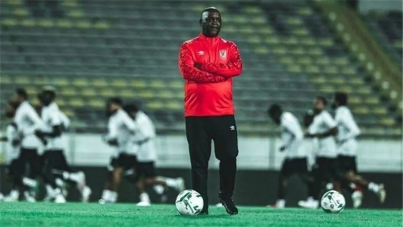 موسيمانى يطالب الأهلى التعاقد مع مهاجم كايزر تشيفز