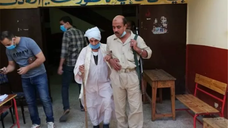وكيل لجنة الخطة والموازنة يثمن مجهودات رجال الأمن في مساعدة الناخبين بأسيوط
