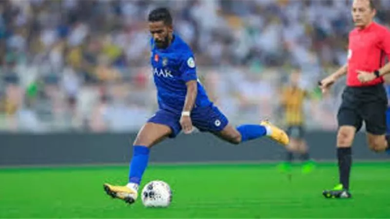 الشباب السعودى يخطف نواف العابد من الهلال
