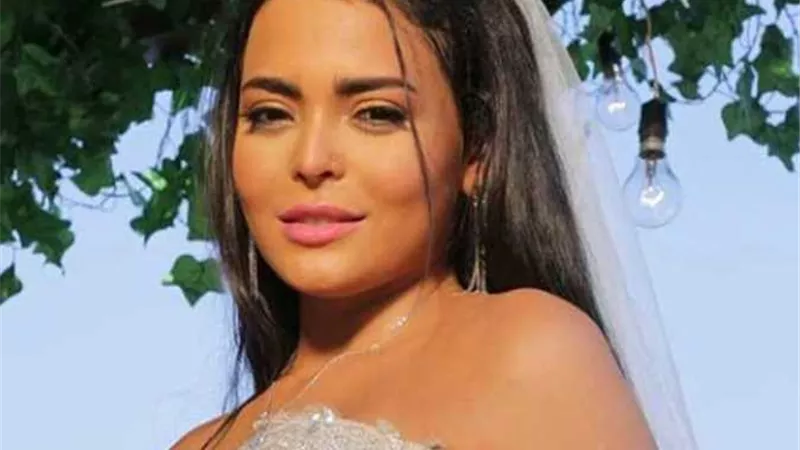 أول ظهور للفنانة اسماء جلال من الحجر الصحى بعد اصابتها بفيروس كورونا.. صور