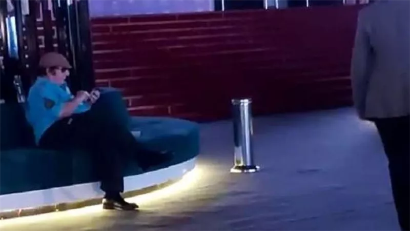 كلاكيت تانى مرة.. محيي إسماعيل مهووس بتليفونه ويرفض مشاهدة أفلام الجونة