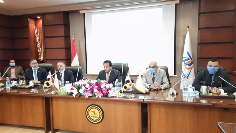 عبد الغفار يفتتح عدة مشروعات بجامعة الدلتا للعلوم..ويضع حجر الأساس للمستشفى التعليمى