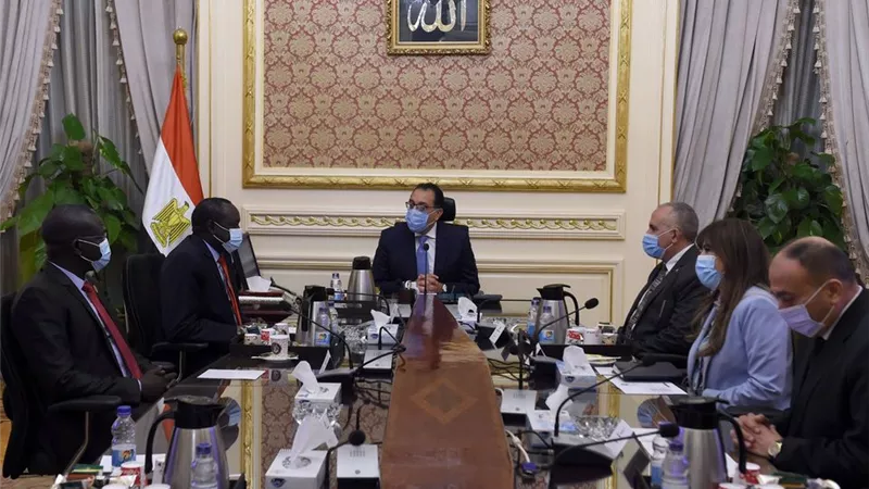 مدبولى يلتقى وزير الرى لجمهورية جنوب السودان