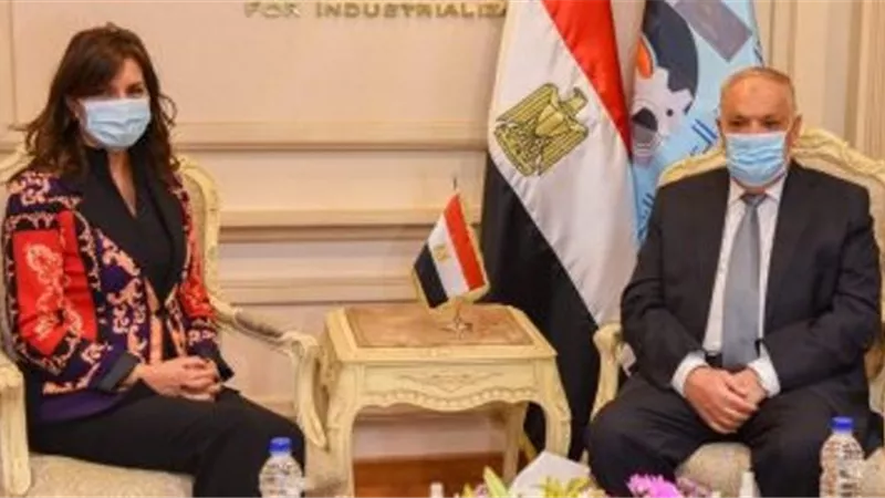 رئيس العربية للتصنيع ووزيرة الهجرة يبحثان الإعداد لمؤتمر 