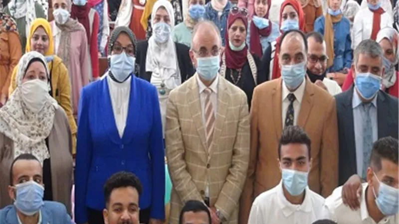 رئيس جامعة الزقازيق يشيد بتطبيق الإجراءات الوقائية المكثفة وتنفيذ حملات التوعية بالكليات