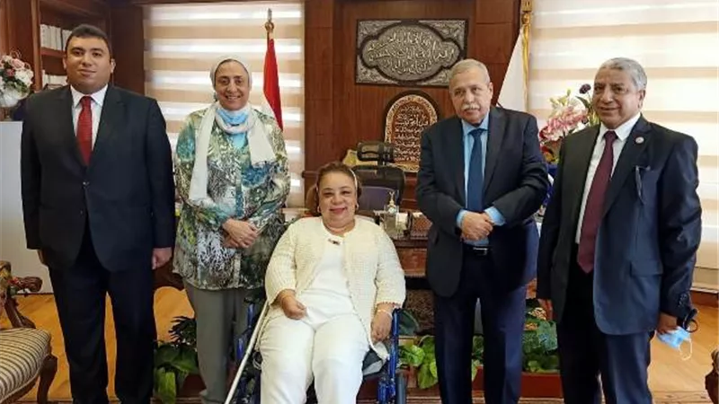 لدعم ذوي الإعاقة.. رئيس النيابة الإدارية يستقبل وفدا من 