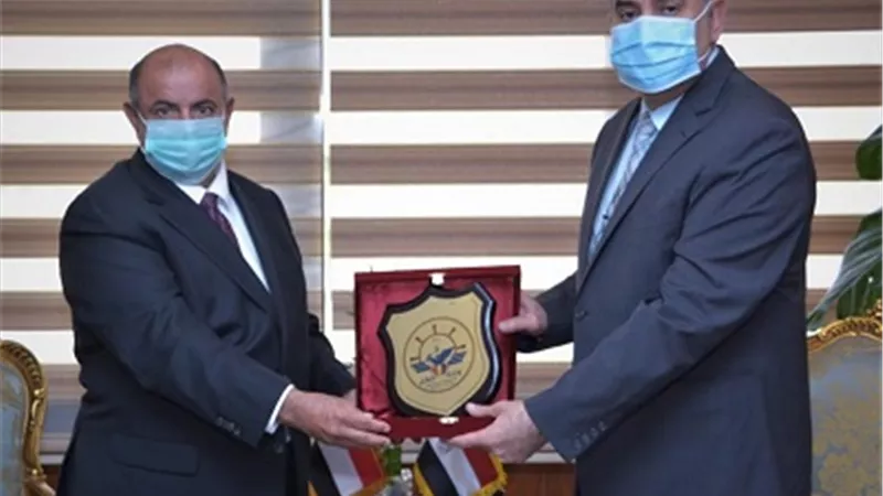 منار يبحث مع نائب رئيس الوزراء اليمني دعم التعاون فى الطيران المدني و التدريب