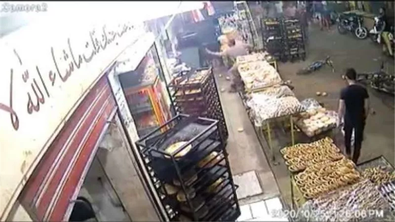 بالفيديو.. مسن يذبح شقيقين في الشرابية.. والتحريات: بسبب خلافات الجيرة.. أول صور للشقيقين