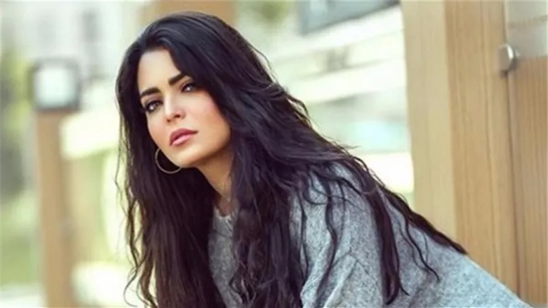 اسماء جلال للابراشي :تسببت فى اصابة اتنين من صديقاتى بكورونا