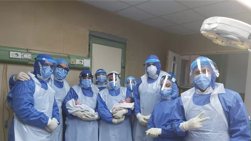 ولادة توأم لسيدة مصابة بفيروس كورونا بمستشفيات جامعة المنصورة