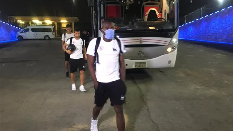 وصول فريق الزمالك الى استاد القاهرة لمواجهة الإسماعيلى