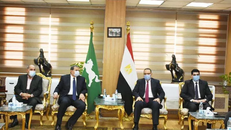 محافظ الشرقية يستقبل وزير القوى العاملة بمكتبه بالديوان العام