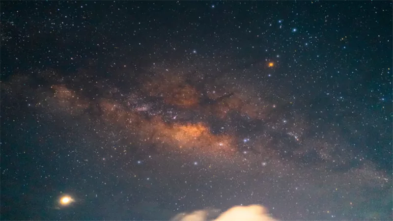 على بعد 260 سنة ضوئية .. كوكب خارجي نادر يحيّر علماء الفلك