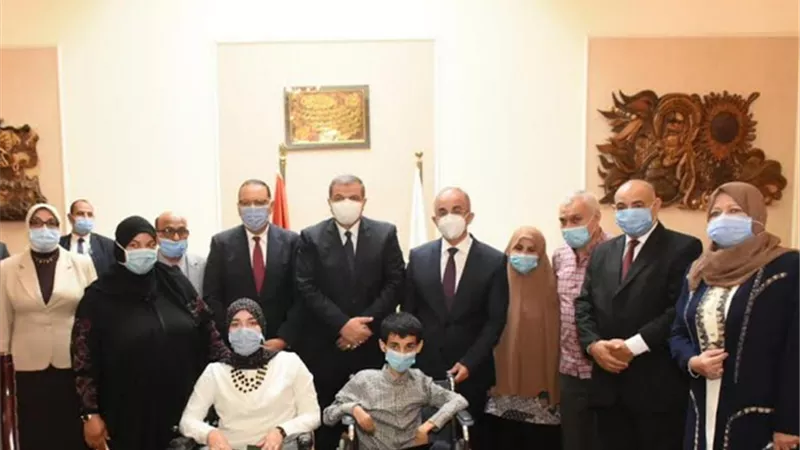 وزير القوى العاملة ومحافظ الشرقية ورئيس جامعة الزقازيق يكرمون أوائل كليتي التجارة والحقوق من ذوي الهمم