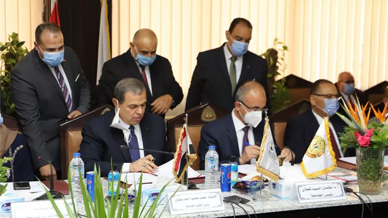 بروتوكول تعاون بين القوى العاملة وجامعة الزقازيق لنشر ثقافة العمل الحر