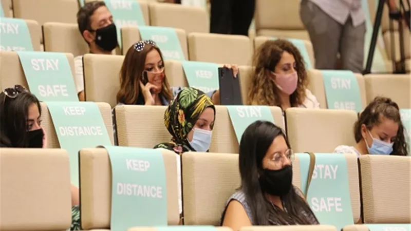 ندوة لتأثير فيروس كورونا على الإعلام الرقمي فى الجونة السينمائى.. صور