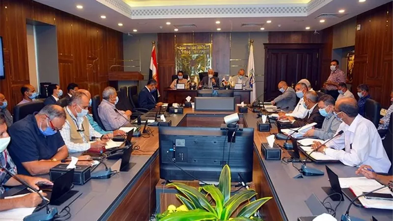 محافظ جنوب سيناء يستعرض اعمال متابعه المشروعات بالمحافظة