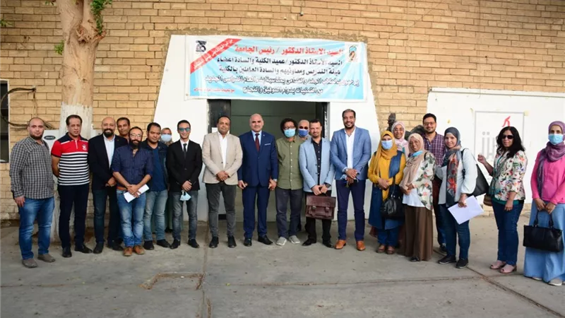 رئيس جامعة الأقصر يجتمع بأعضاء هيئة التدريس بكلية الفنون الجميلة