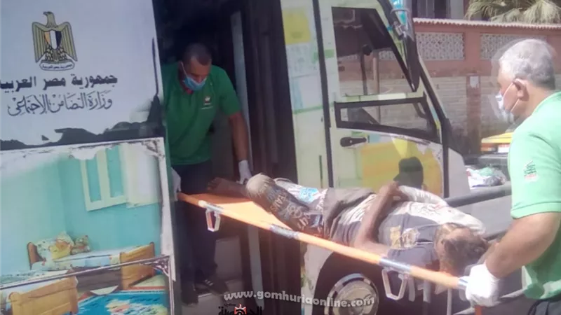 التضامن: فريق أطفال وكبار بلا مأوي ينقذ مواطنًا من الشارع بالاسكندرية