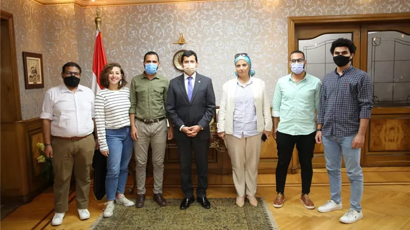 وزير الرياضة يلتقي شباب مبادرة التوعية بركوب الدراجات