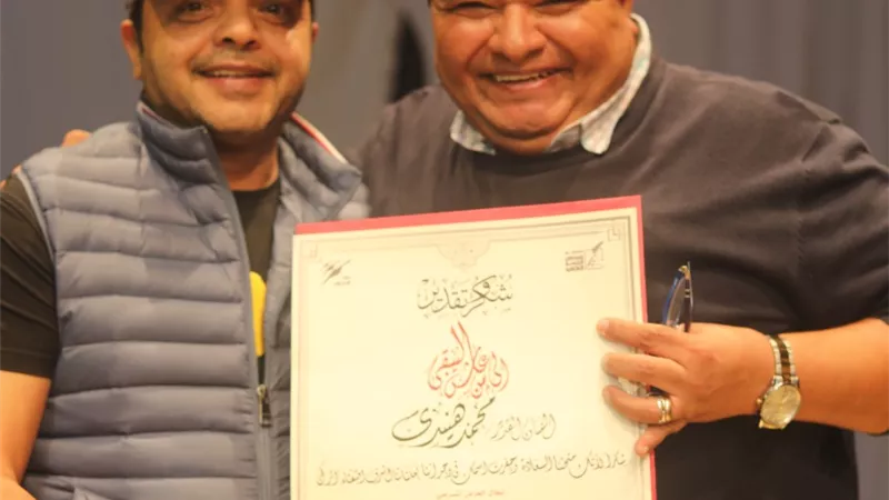 إلى من عاش ليبقى..خالد جلال يكرم محمد هنيدى فى سينما مصر... صور