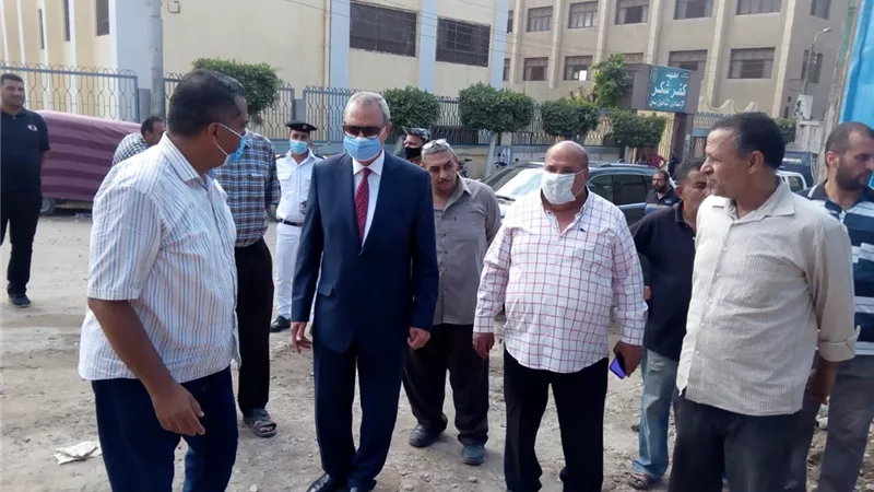 المحافظ يفاجئ مدينة كفر شكر