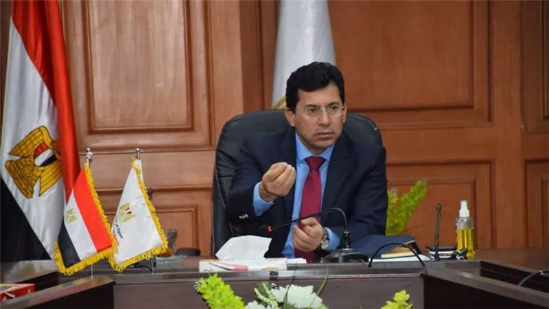 وزير الرياضة ينهي الجدل حول قرار مركز التسوية بشأن الزمالك
