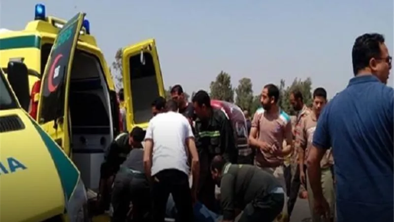 حادث تصادم على الطريق الصحراوى يسفر عن اصابة 3 اشخاص