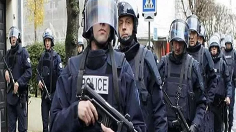 انتشار كثيف لقوات الامن الفرنسية.. والرئيس يعلق: لن نرضخ للإرهاب