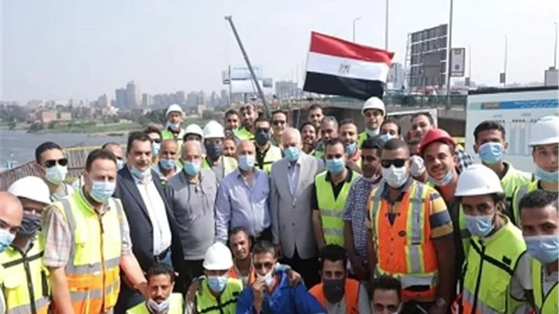جوله تفقدية لوزير النقل ومحافظ الجيزة لمتابعة أعمال نقل المرافق و معدلات تنفيذ أعمال التطوير بالطريق الدائري.. بالصور