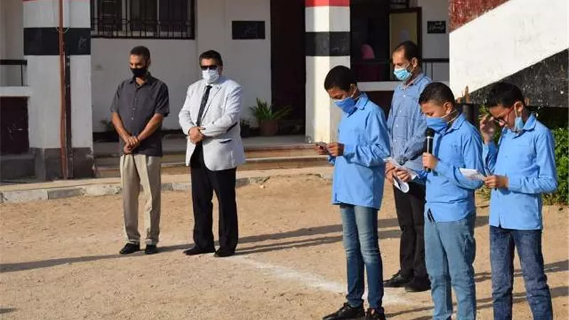 مدير تعليم جنوب سيناء يتفقد انتظام الدراسة بمدرسة رفاعة الطهطاوي الإعدادية .صور