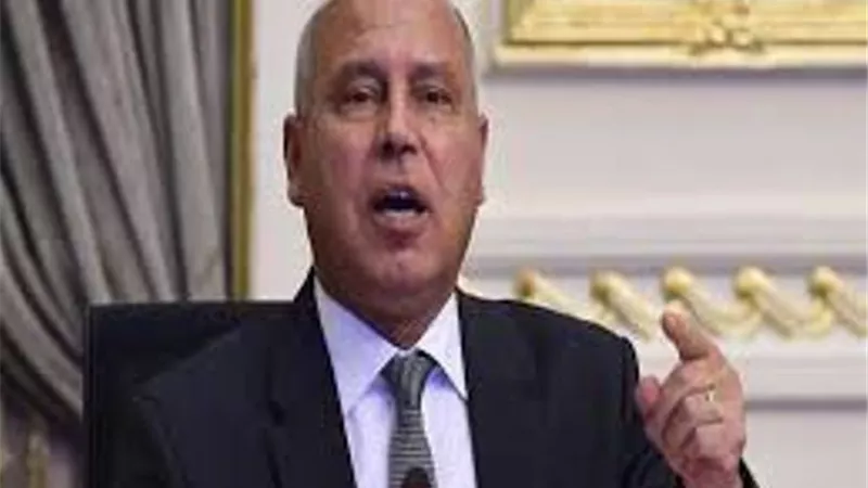 وزير النقل لـالمصري أفندي: حصلنا 34 مليون جنيه غرامات الشهر الحالي