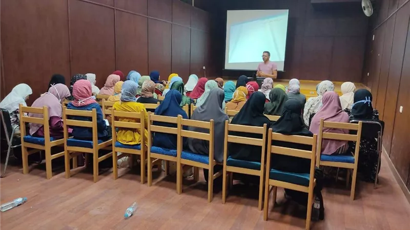 دورات البيطريين تصل الداخلة لتأهيل 70 خريج للاشراف الداجنى بالوادى الجديد