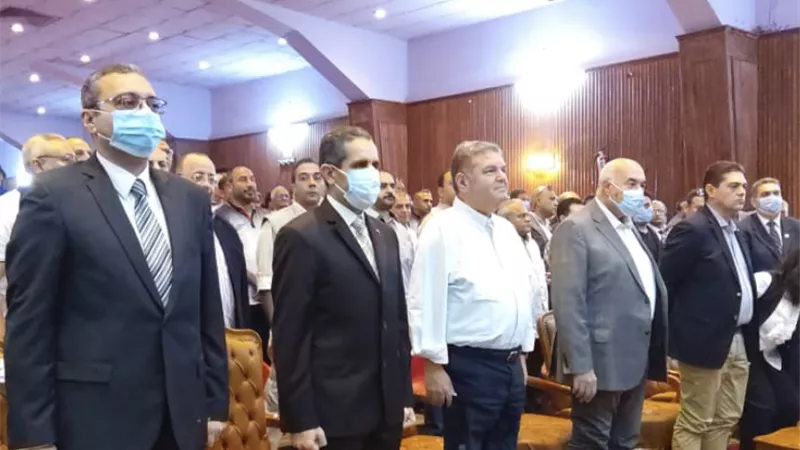 وزير قطاع الأعمال ومحافظ الغربية يكرمان فريق غزل المحلة لصعودة للممتاز