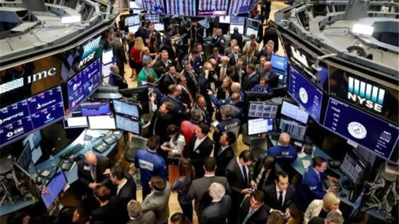 هبوط الأسهم الأمريكية بعد انخفاض شركات التكنولوجيا