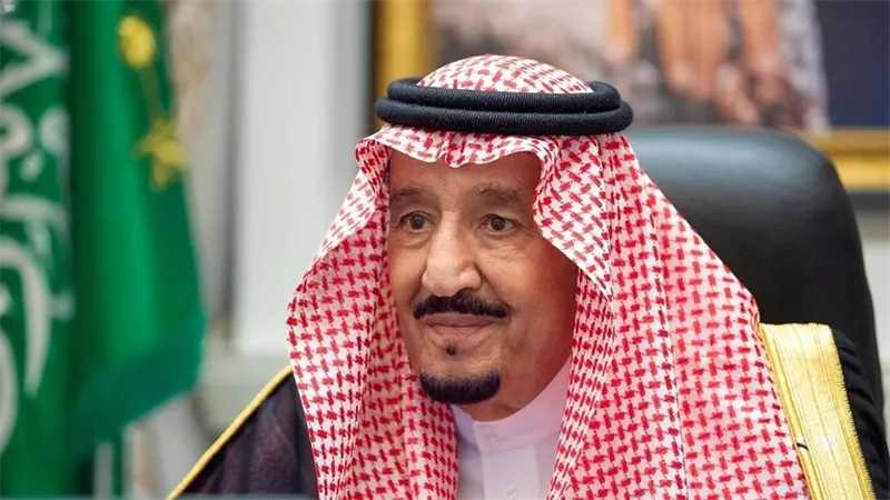 العاهل السعودي يبعث ببرقية اطمئنان للرئيس الجزائري