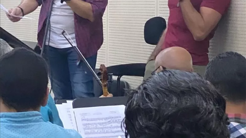 خالد سليم في بروفات مستمرة استعدادا لحفل الموسيقى العربية.. صور