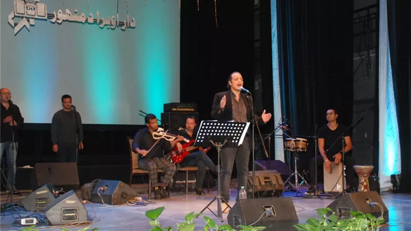 جمهور أوبرا دمنهور يغنى 'اهو دا اللي صار