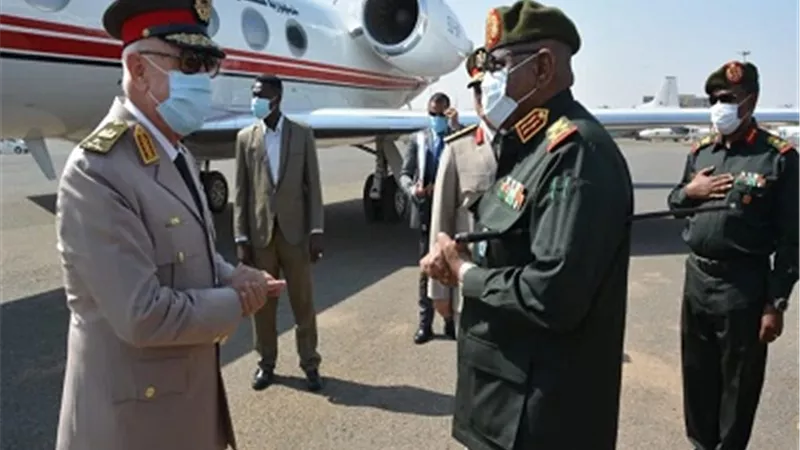 الفريق محمد فريد رئيس أركان حرب القوات المسلحة يغادر إلى السودان